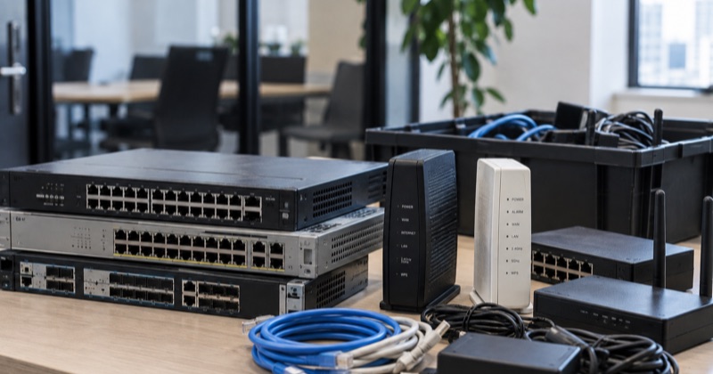 ルーター・スイッチの処分方法【2026年版】設定情報の消去手順