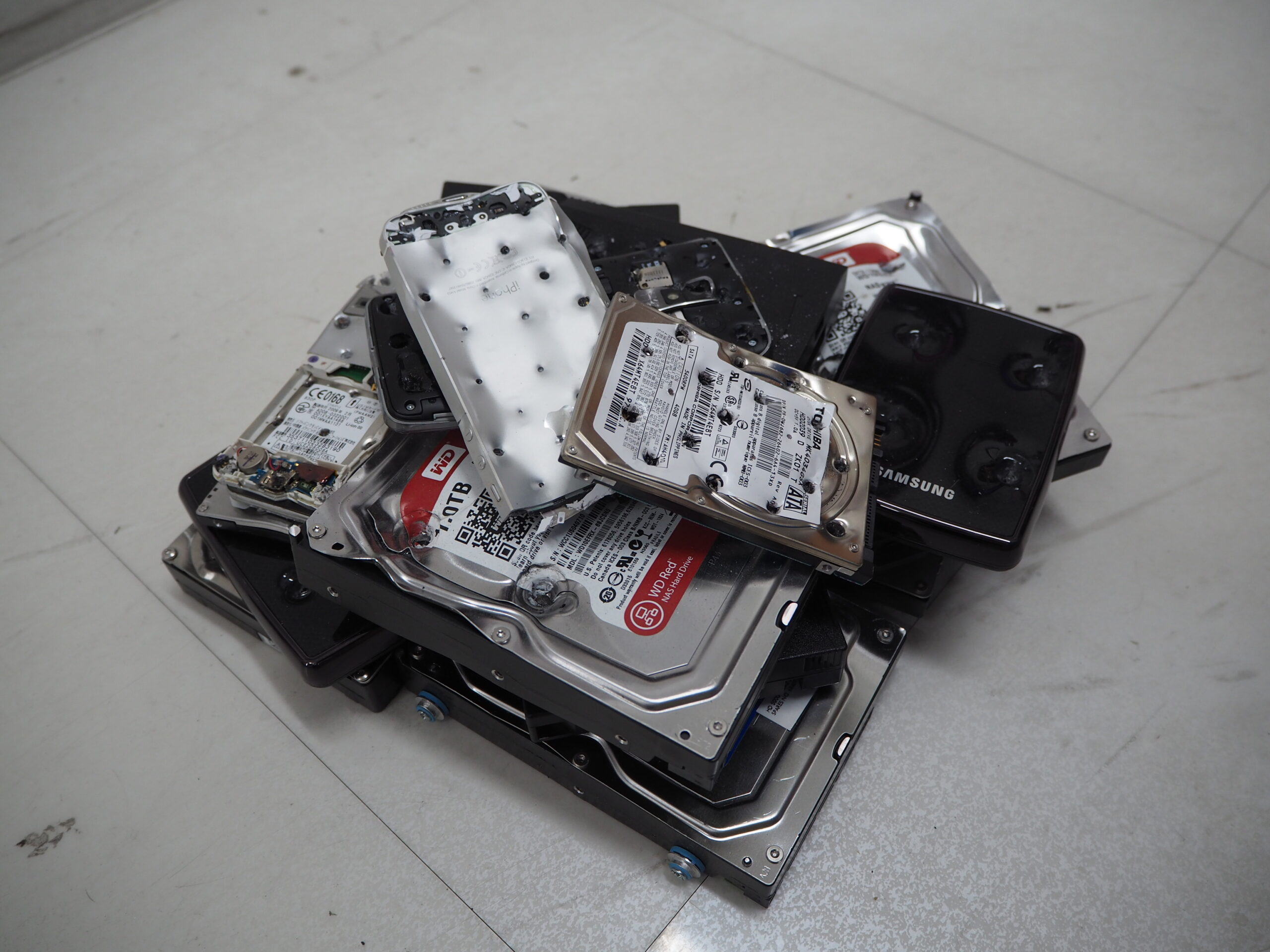 社内で完全物理破壊